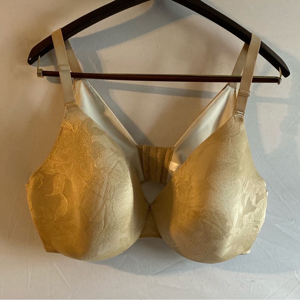 Cacique bra 44DDD wide 4 hook closure Gold